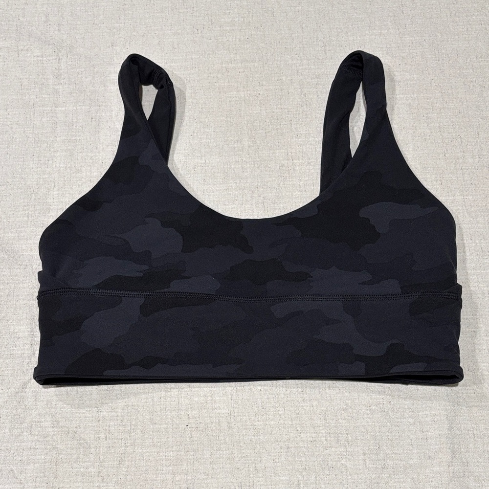 🩶🖤🧘‍♀️Lululemon Align Reversible Black Camo Light support A/B cup Bra size 8